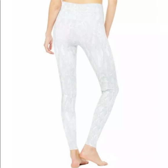 ALO YOGA Vapor Python Airbrush Legging Performance Gray White Sz S NEW - Picture 1 of 13